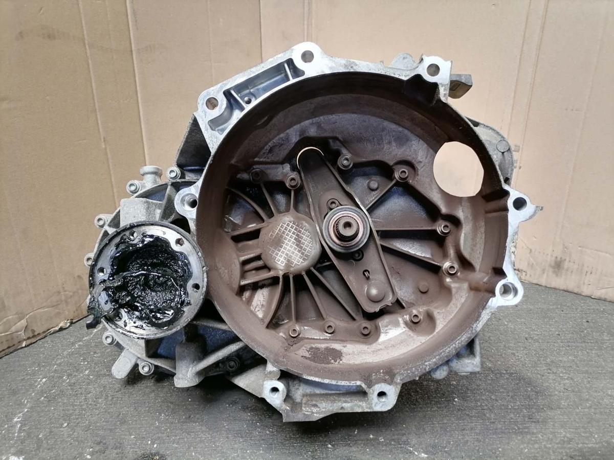 VW Passat 3C original 6 Gang Schaltgetriebe HPB 1.6 85kw 174.999km BJ06